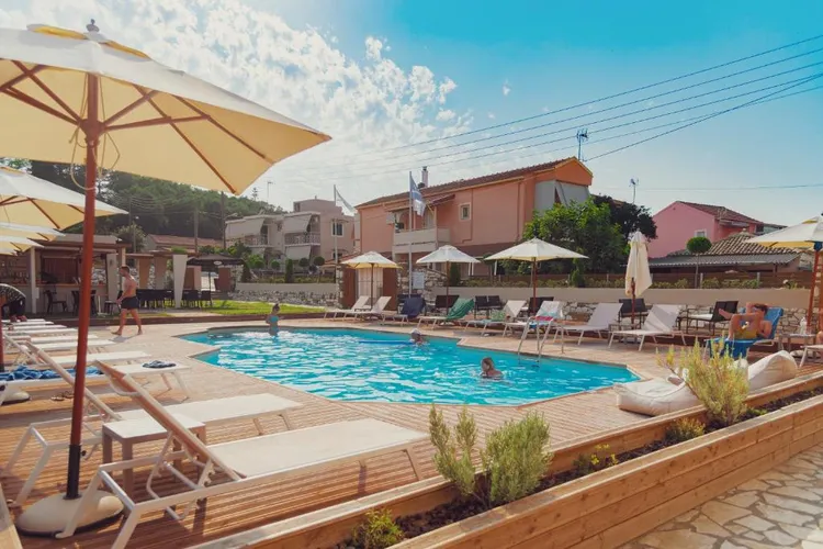 Kavos, la capitale della vita notturna di Corfù 3 Nuevo Vista Boutique Hotel Kavos Corfu