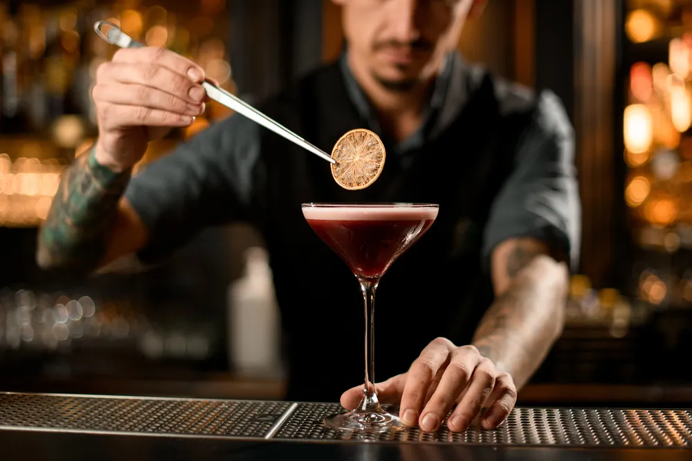 Vita notturna a Ipsos, la capitale del divertimento a Corfù 1 ipsos corfu vita notturna